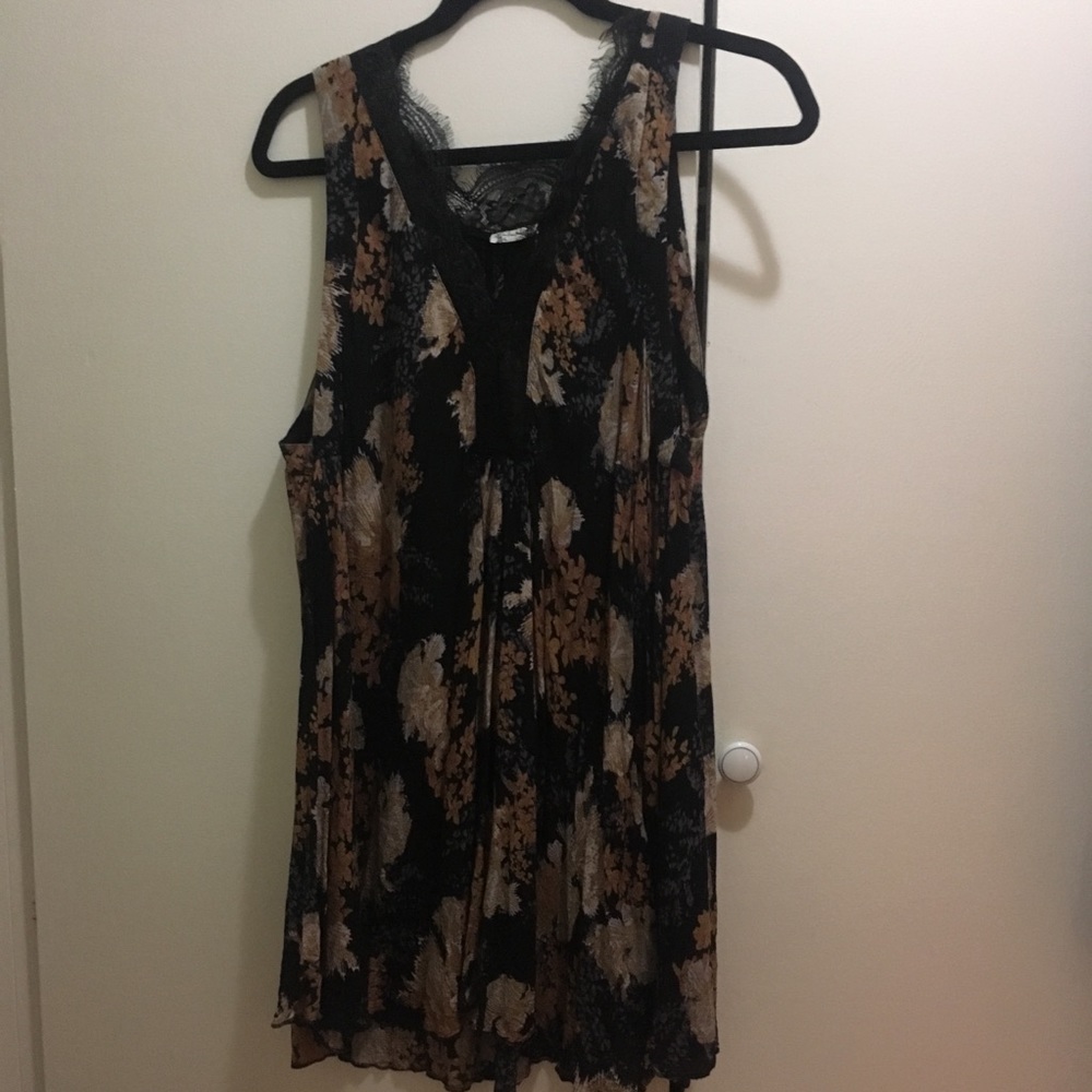 Black floral tunic with lace